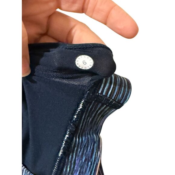 Lululemon Multicolor blue Striped Crisscross energy Sports Bra Size 6 - Picture 4 of 4